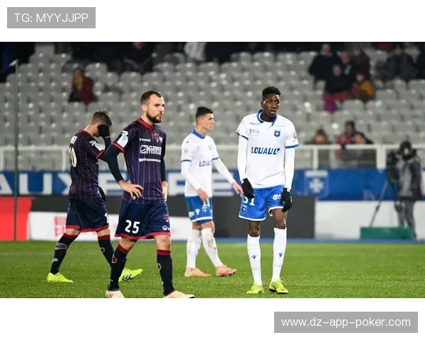 巴黎FC关注欧塞尔17岁中场马通多，面临斯特拉斯堡等队竞争